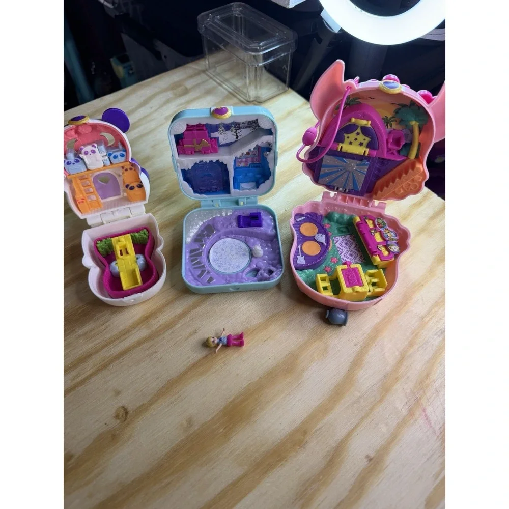 Polly‎ Pocket Compact Lot Panda Winter Snow Sheep w/ 3 Dolls Mattel 2000s
